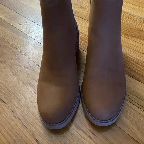 Toms Classic Tan Ankle Booties - Picture 2 of 11